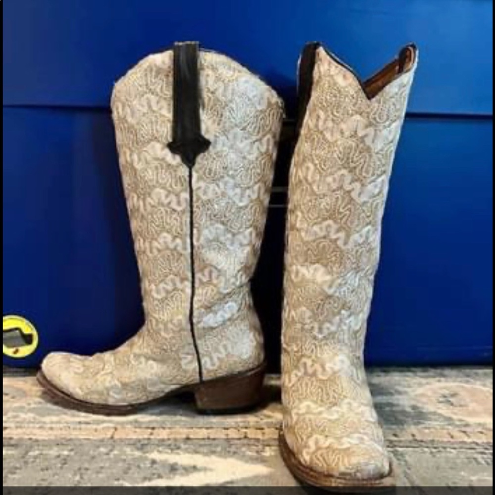 Bridal boots